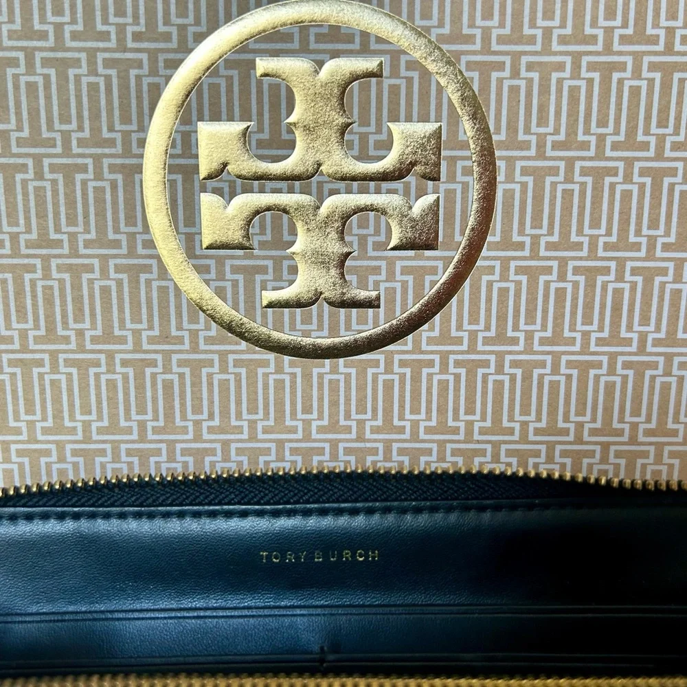 Tory Burch Britten Embossed zip continental wallet - Picture 5 of 8